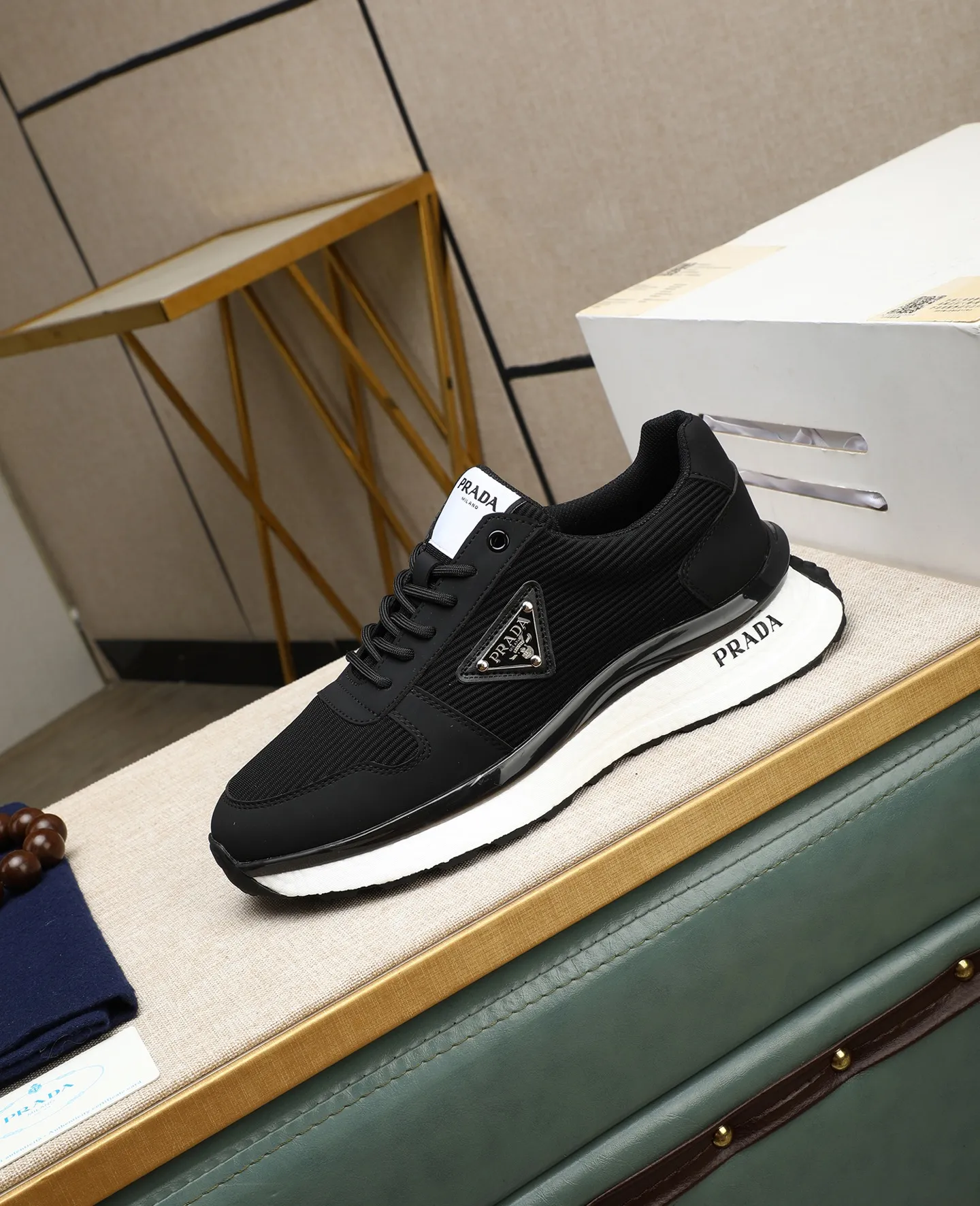 Men's shoes💰460🌹🌹[PRADA—Prada] latest model🙈original replica! 👟👟👟Available here. The workmanship is top-notch. The upper is made of Italian 🇮🇹Imported calfskin. ❗️Breathable genuine leather lining @Suitable for travel. The original version has an enlarged engraved sole, making it suitable for all kinds of travels, showing low-key luxury. Let quality speak for itself. Color: Size: 38-44